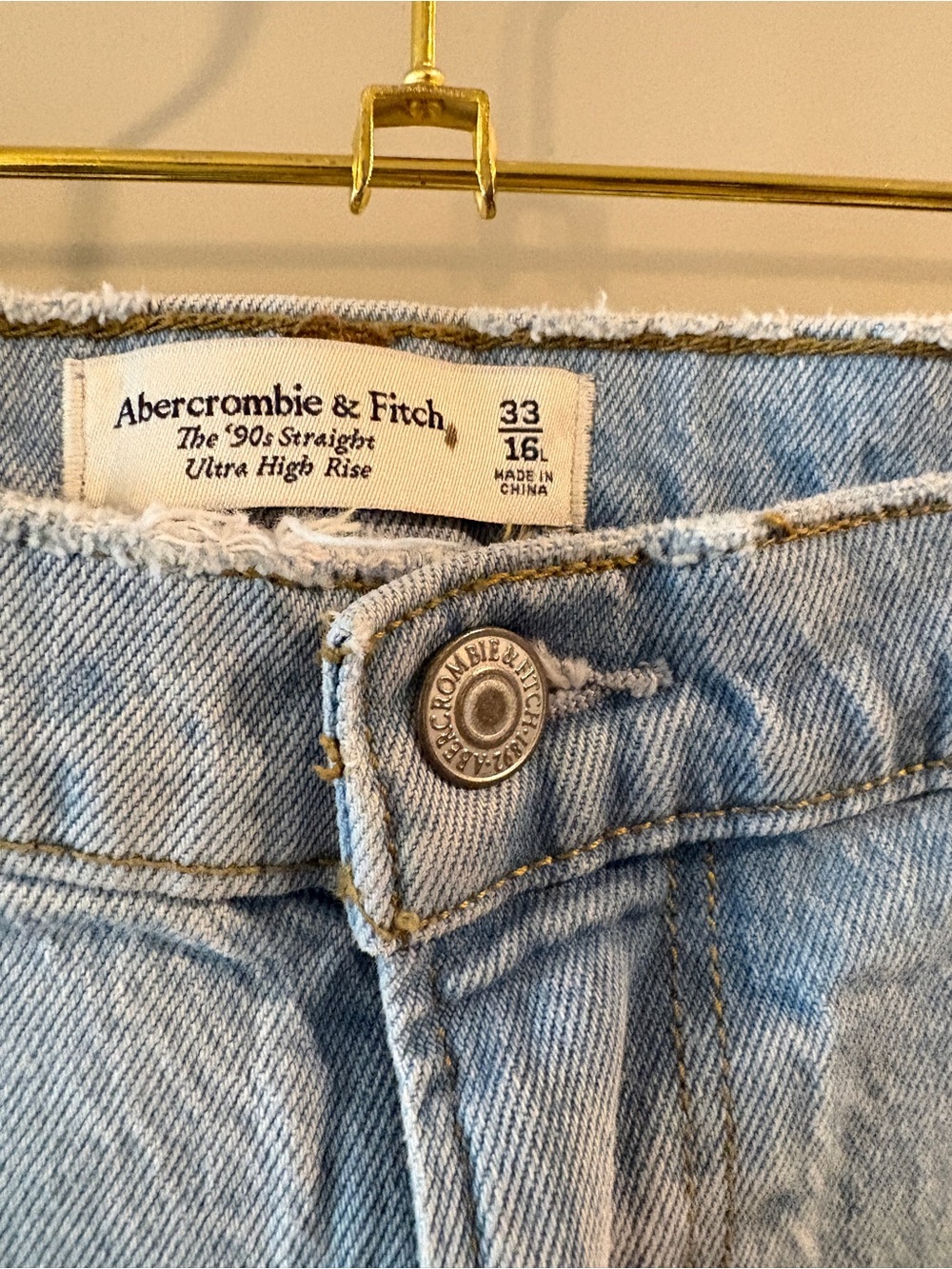 Abercrombie & Fitch 90s Straight Ultra High Rise Light Wash Side Slit Hem 16 - Picture 6 of 15